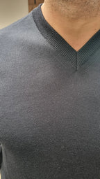 Ivanhoe - Men's V-neck sweater in extra fine merino wool