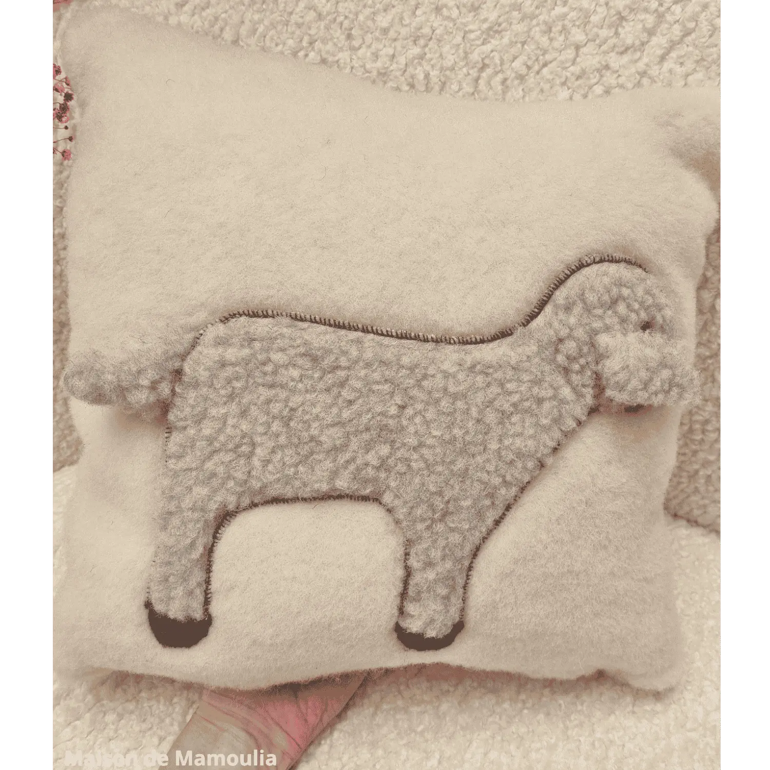 Coussin avec mouton - pure laine 40x40 cm - Maison de Mamoulia
