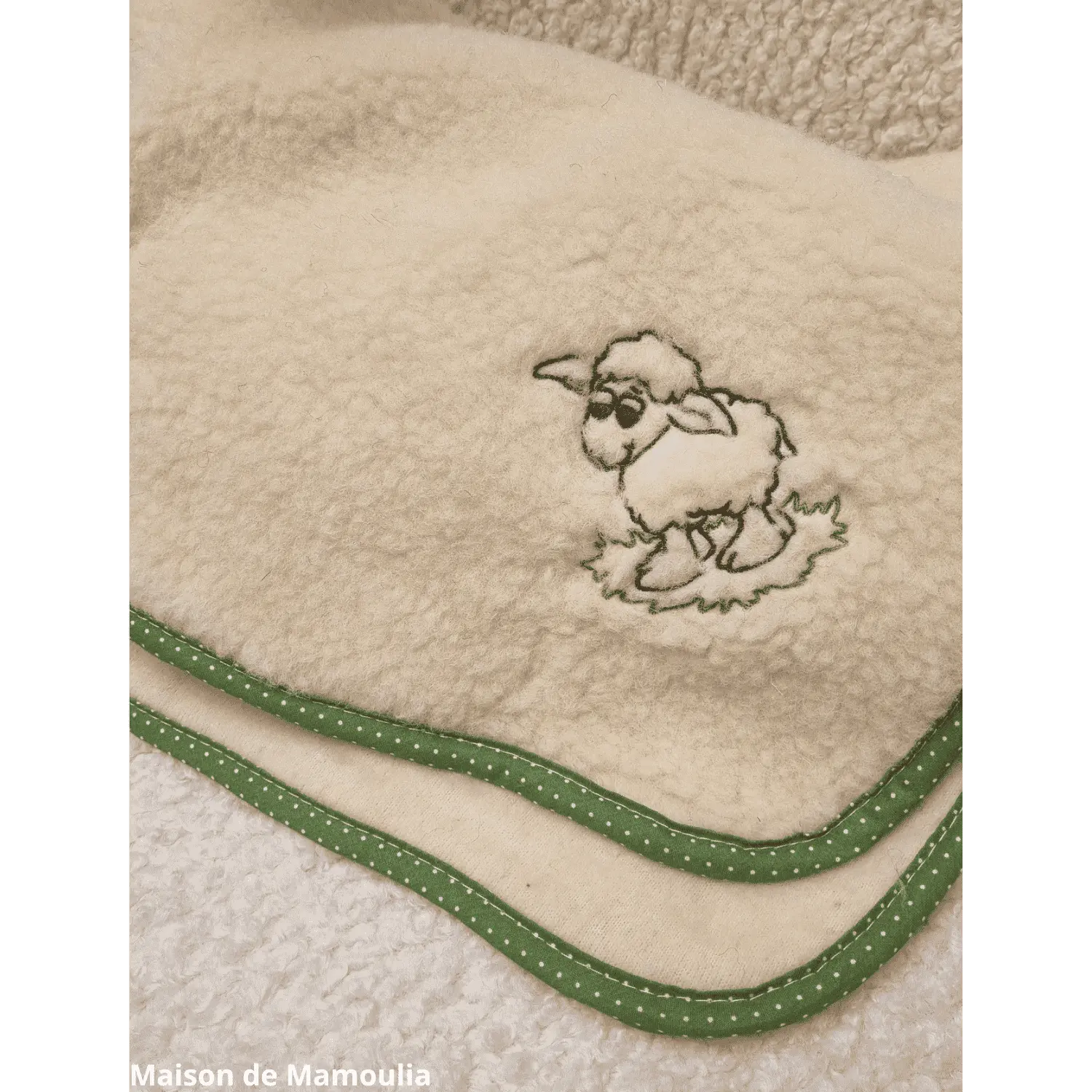 Doudou Mouton avec sa couverture pure laine - Maison de Mamoulia
