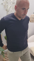 Ivanhoe - Men's V-neck sweater in extra fine merino wool