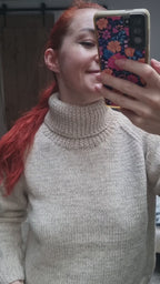 Fuza Wool - Yrsa turtleneck sweater in merino wool, hand-knitted